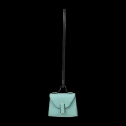 Iside Charm